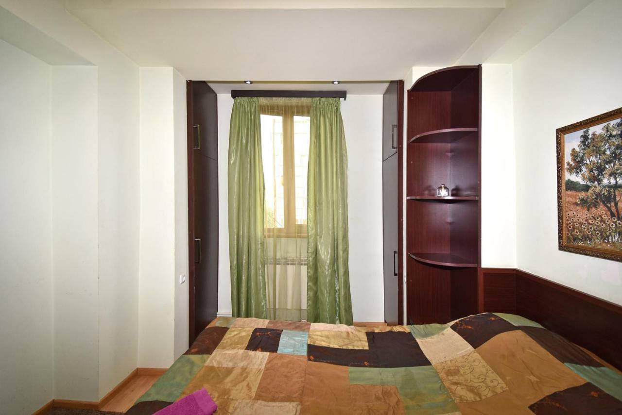 Apartments In Center Of Yerevan,Koghbatsi 1A Street Ngoại thất bức ảnh
